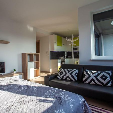Air-Conditioned City View Apartment 24H Check-In Братислава Екстериор снимка