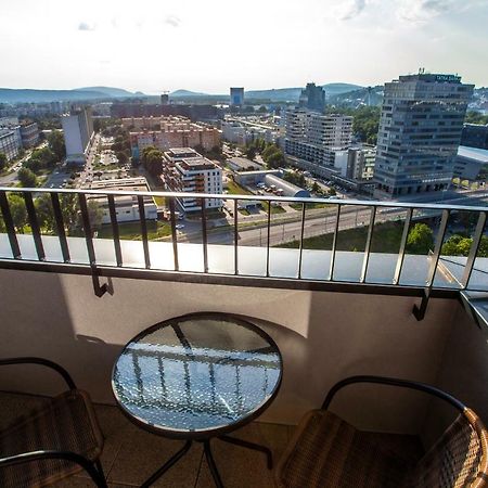 Air-Conditioned City View Apartment 24H Check-In Братислава Екстериор снимка