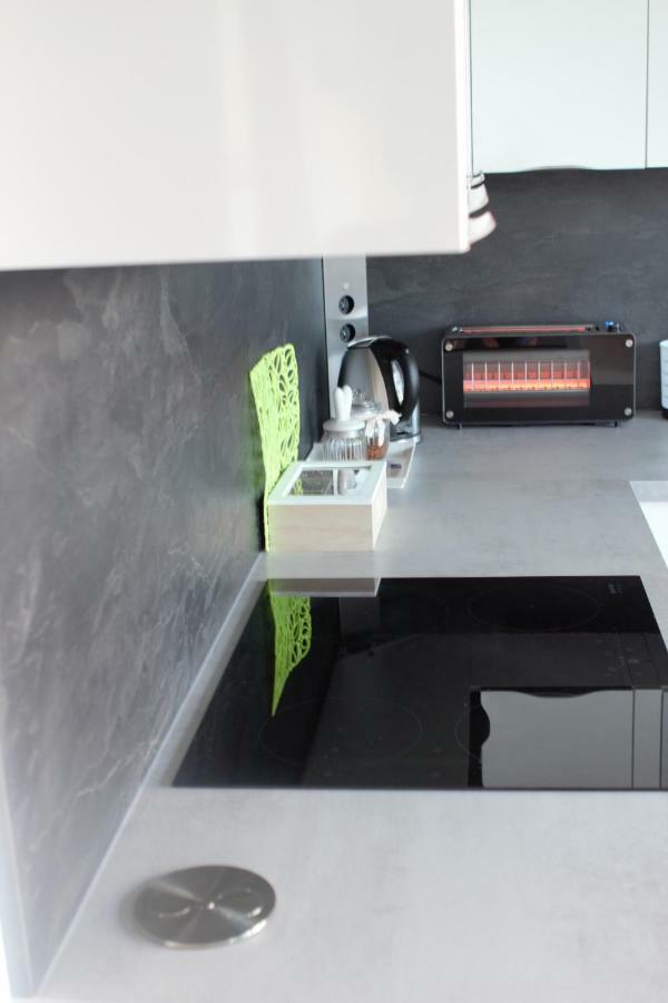 Air-Conditioned City View Apartment 24H Check-In Братислава Екстериор снимка