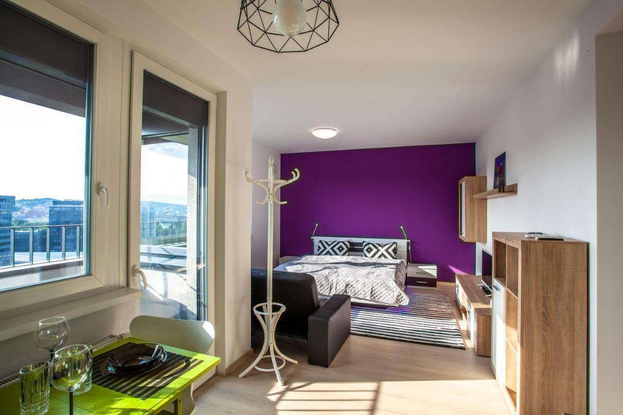 Air-Conditioned City View Apartment 24H Check-In Братислава Екстериор снимка