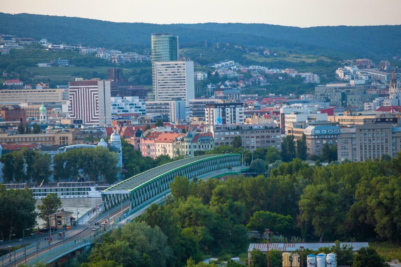 Air-Conditioned City View Apartment 24H Check-In Братислава Екстериор снимка