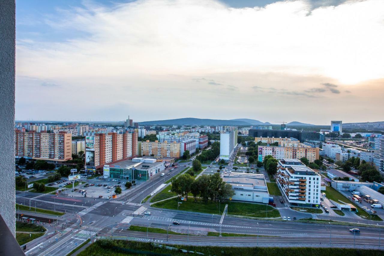 Air-Conditioned City View Apartment 24H Check-In Братислава Екстериор снимка