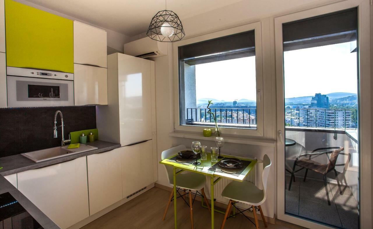 Air-Conditioned City View Apartment 24H Check-In Братислава Екстериор снимка
