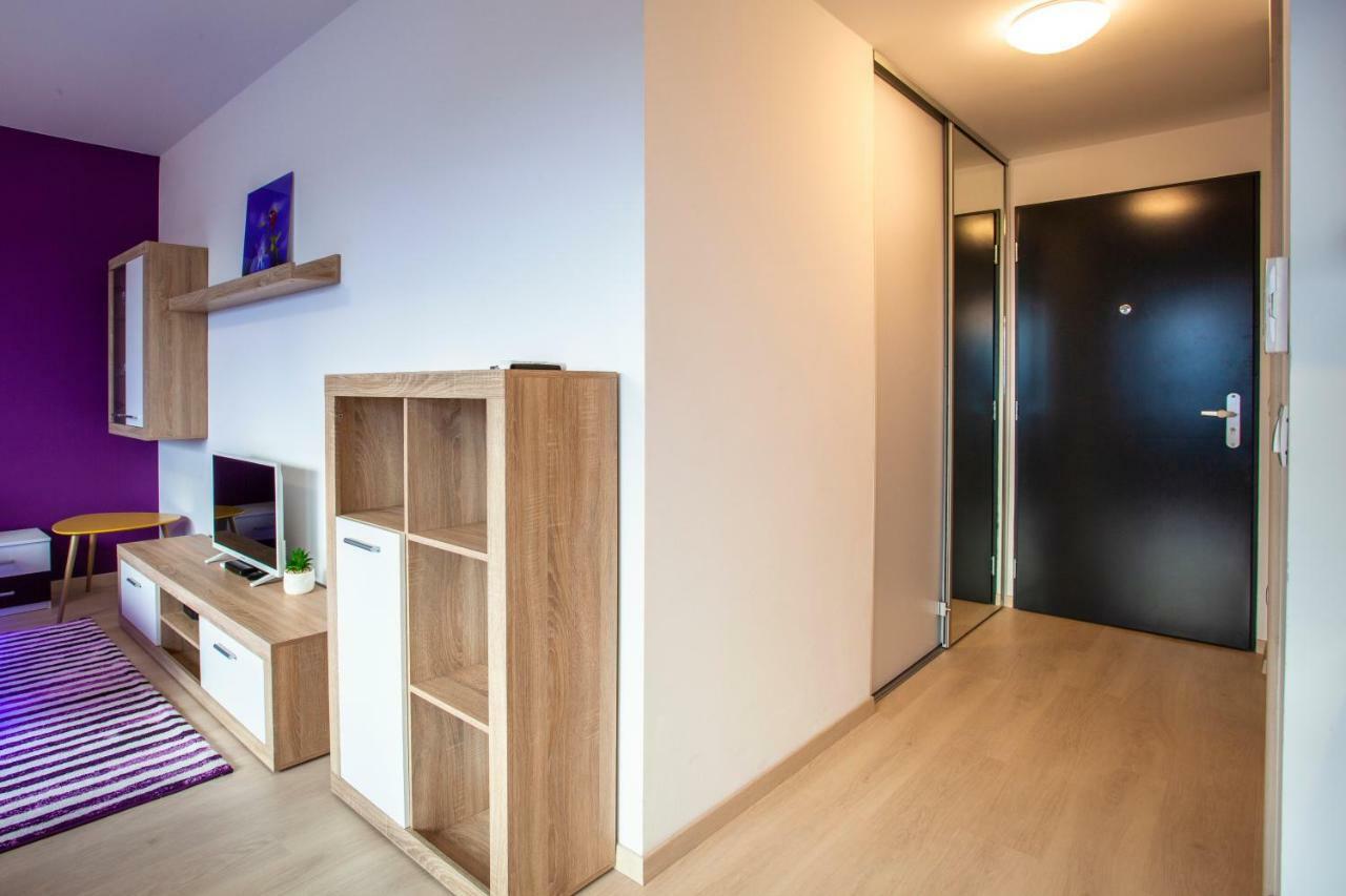 Air-Conditioned City View Apartment 24H Check-In Братислава Екстериор снимка