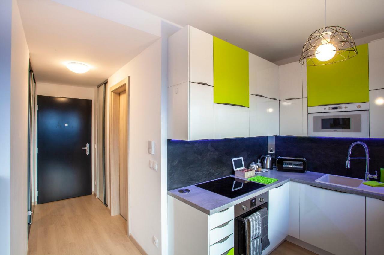 Air-Conditioned City View Apartment 24H Check-In Братислава Екстериор снимка