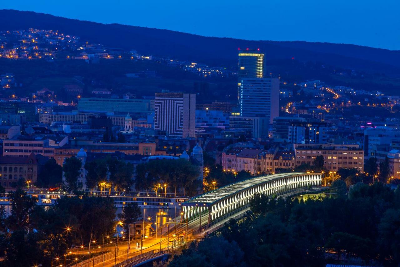 Air-Conditioned City View Apartment 24H Check-In Братислава Екстериор снимка
